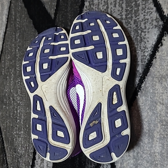 NIKE REVOLUTION 3 SWOOSH LOGO ATHLETIC RUNNING SHOE - Picture 10 of 11